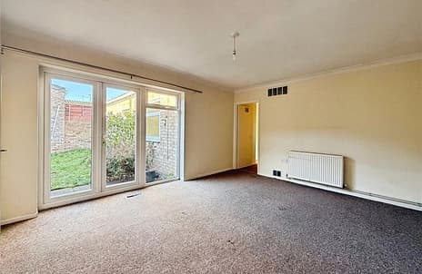 Glenda Crescent, Norwich, Norfolk, NR5 — photo 2