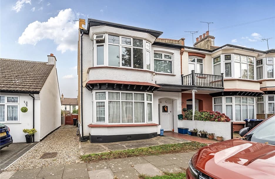 Inverness Avenue, Westcliff-on-Sea, Essex, SS0 — photo 1