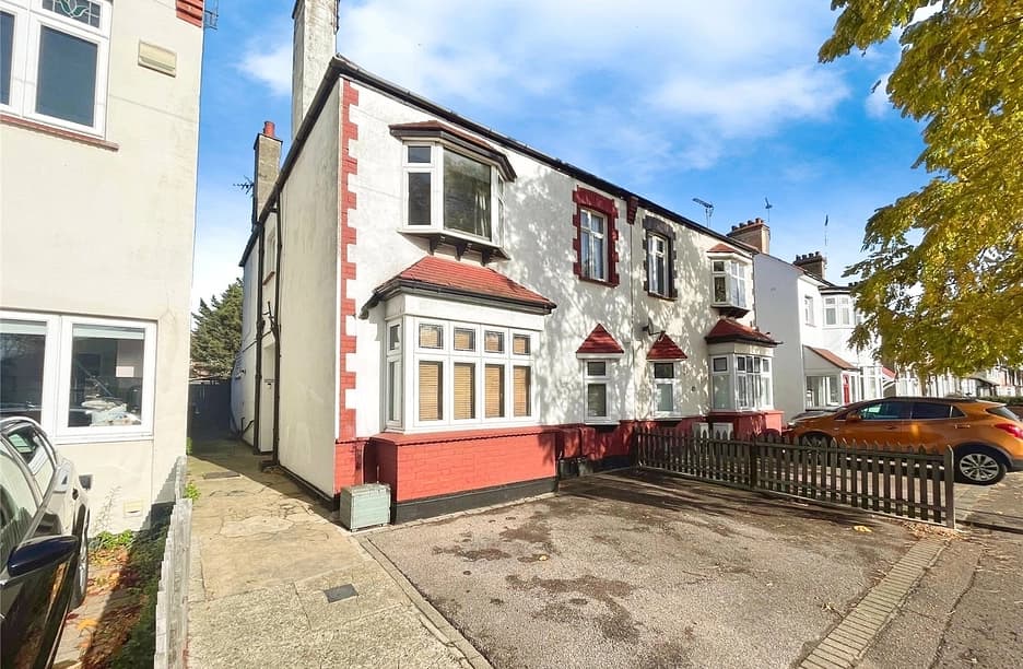 Eastcote Grove, Southend-on-Sea, Essex, SS2 — photo 1
