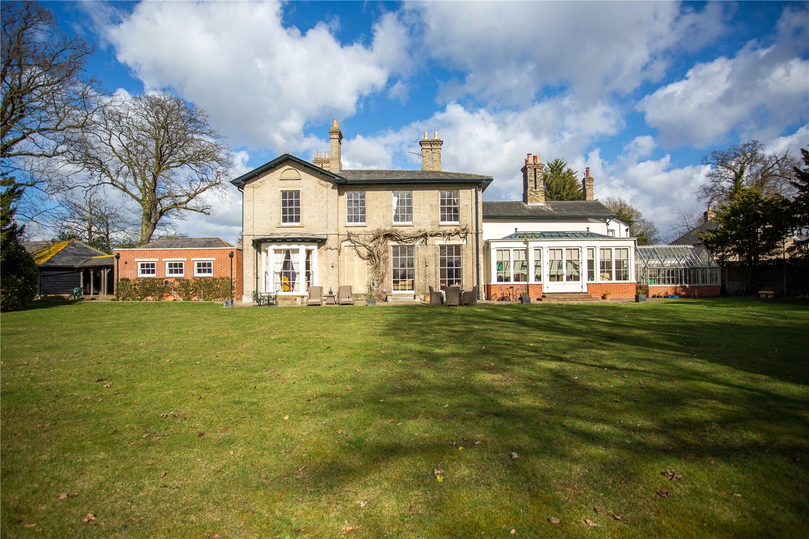 Handsome house in Waveney Valley — photo 1