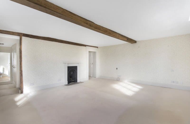 An early 17th Century Grade II Listed detached farmhouse situated in an idyllic, quiet position on the Somerleyton Estate, set in unspoilt countryside and yet close to amenities, facilities and the Co — photo 5