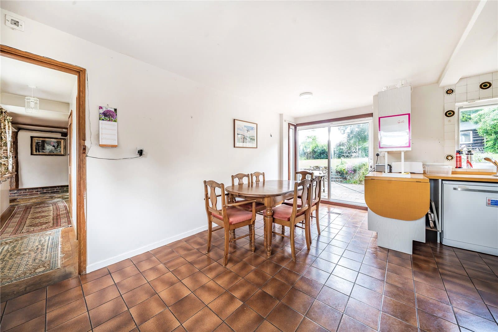 Charming 4 bedroom detached house with countryside views — photo 3