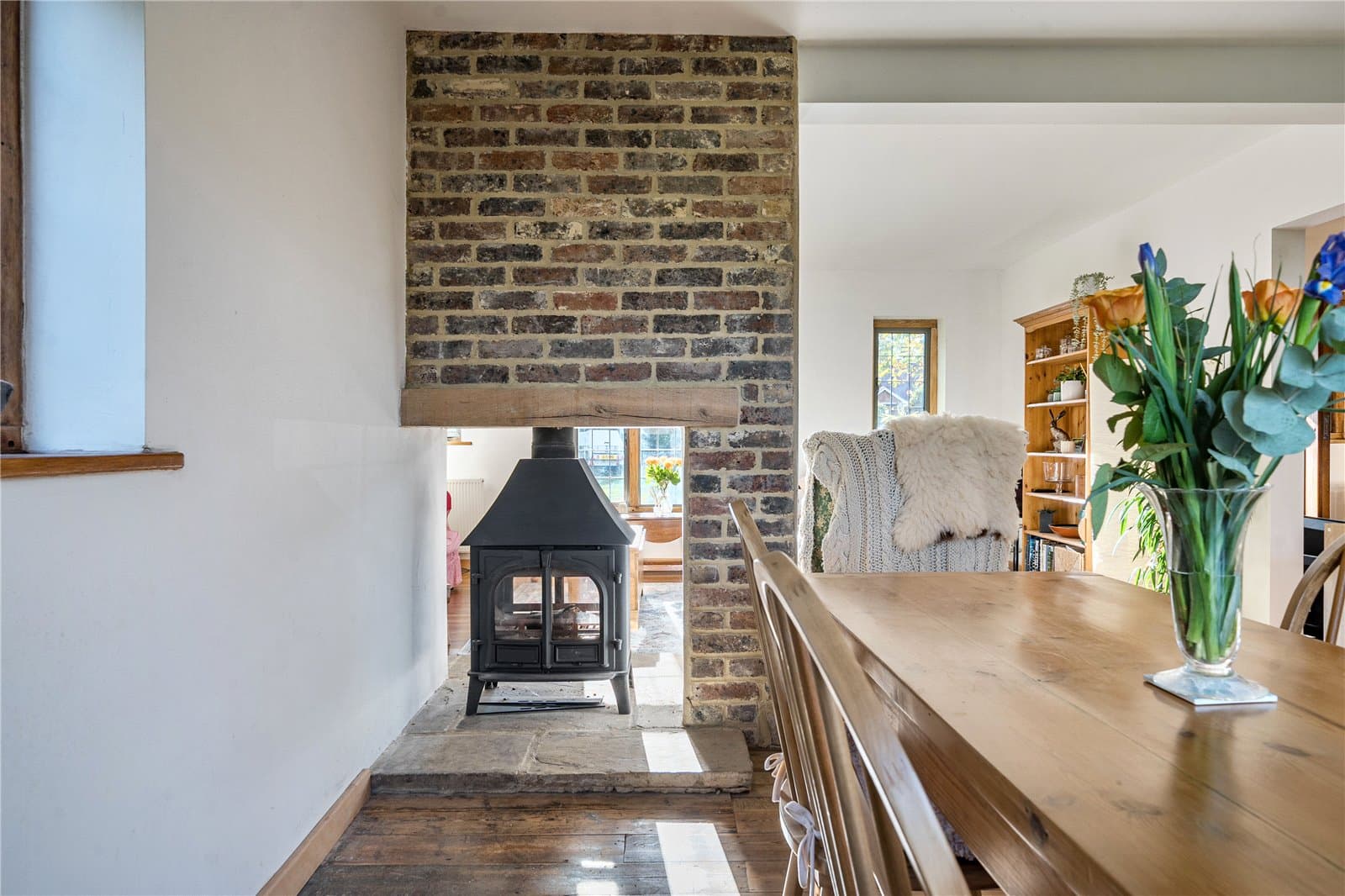 A detached character home, offering well presented open-plan accommodation, good size flat garden, garage and driveway. Located on a sought after road in Halstead village with plenty of potential. — photo 4