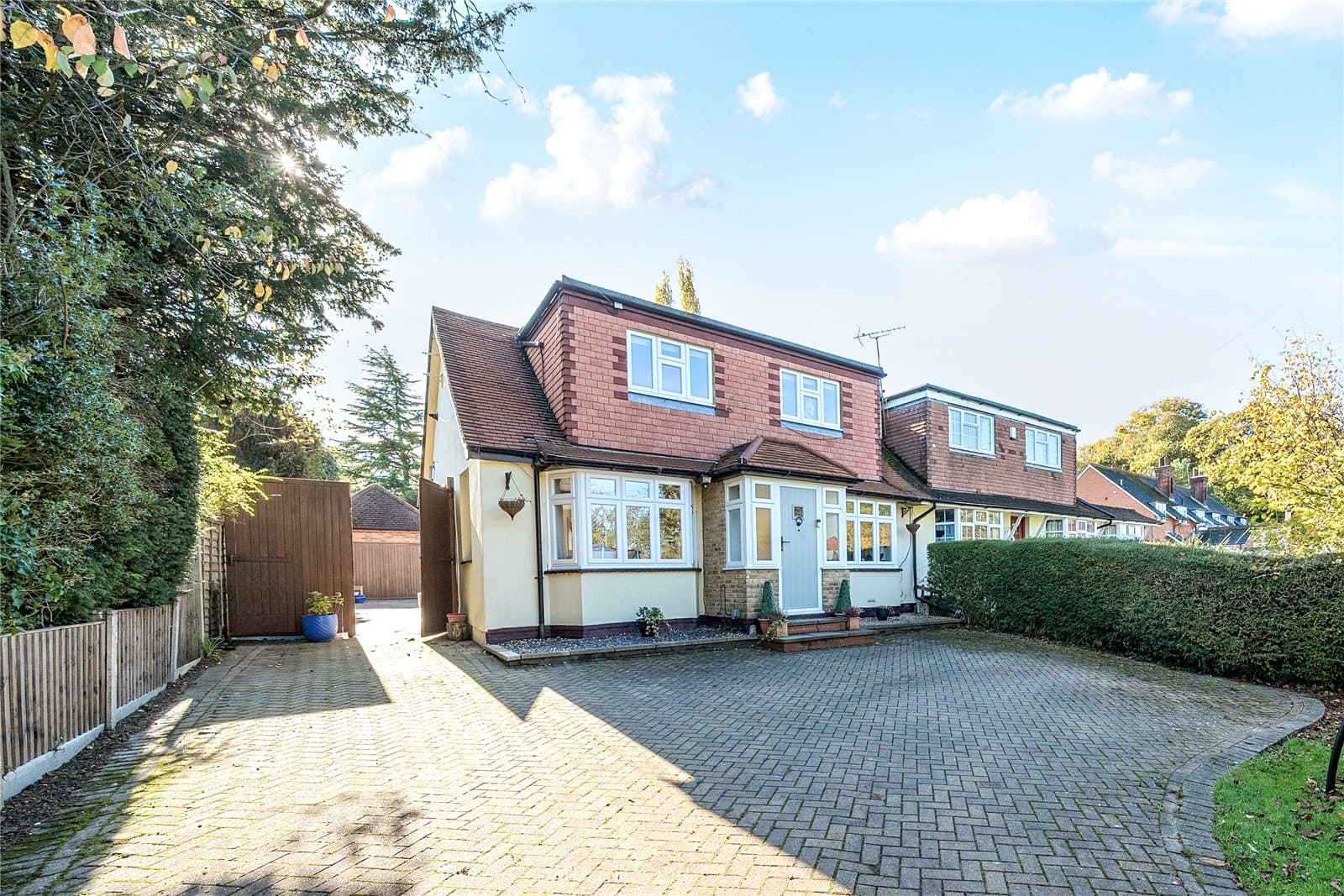 A charming semi-detached home, offering well presented open-plan accommodation, south facing garden, large driveway, garage and home office. Located in the heart of Knockholt village. — photo 1