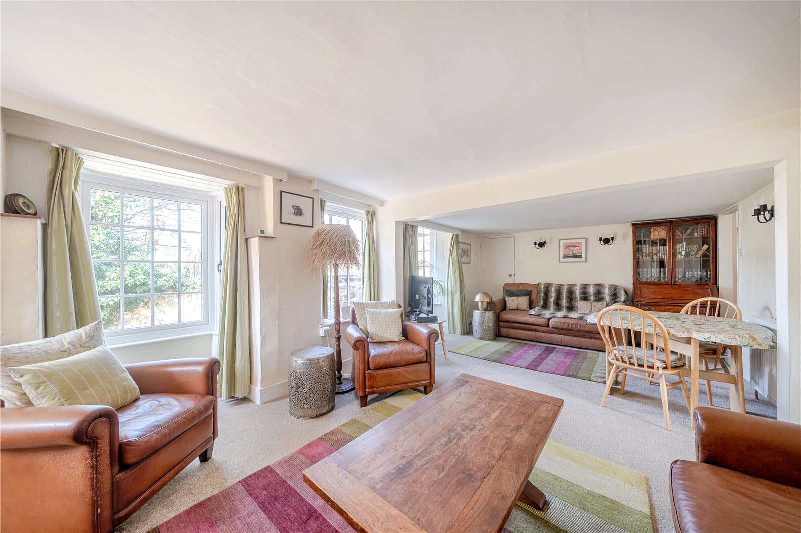 Delightful character 3 bedroom property with secluded garden &amp; driveway — photo 5