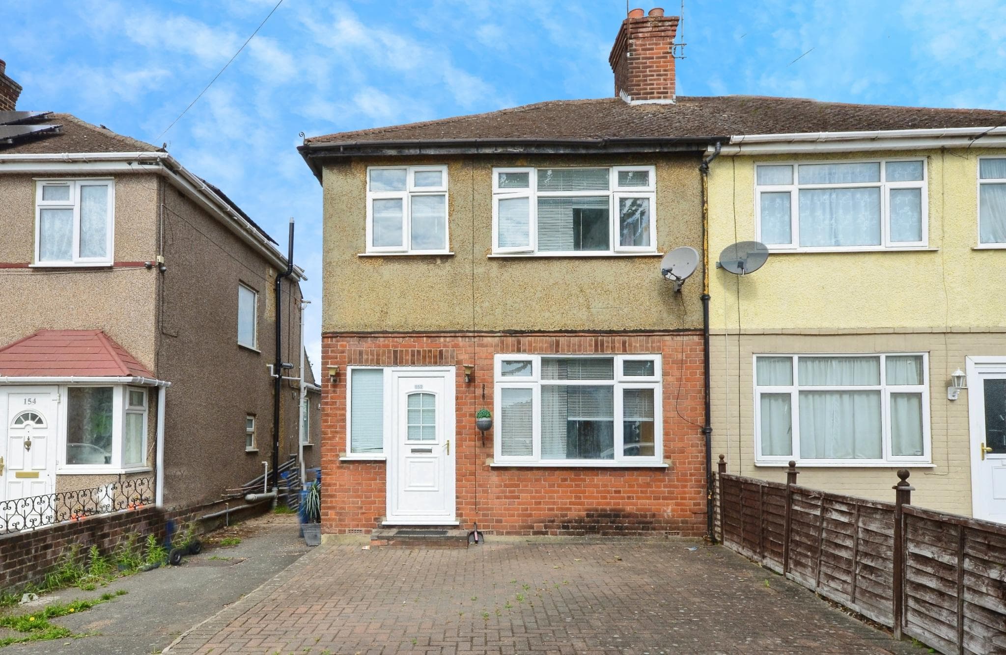 3 bedroom Semi-detached house, Lady Margaret Road‚ Southall‚ UB1 — photo 2