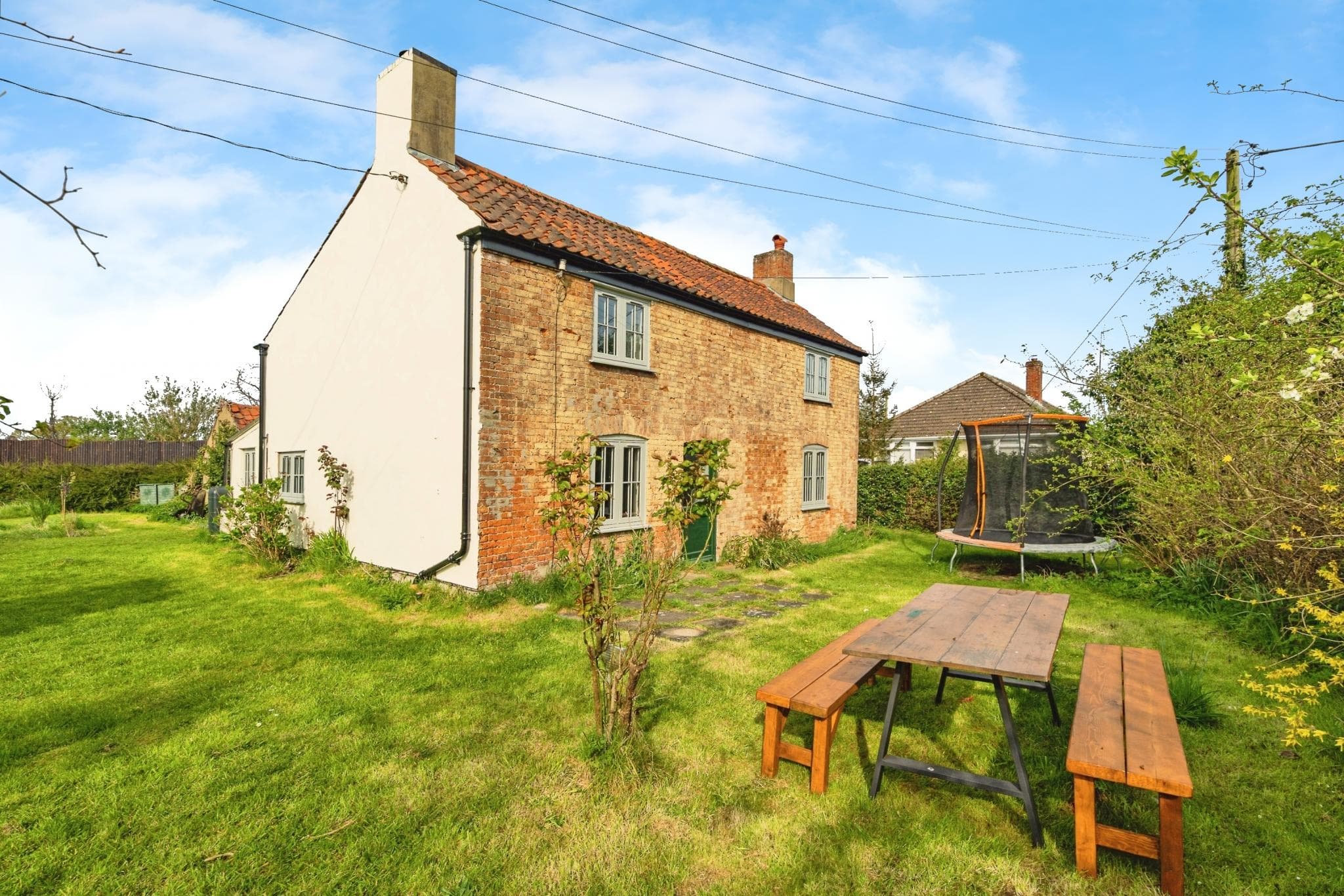 3 bedroom Semi-detached house, Warner Way‚ Norwich‚ NR13 — photo 3