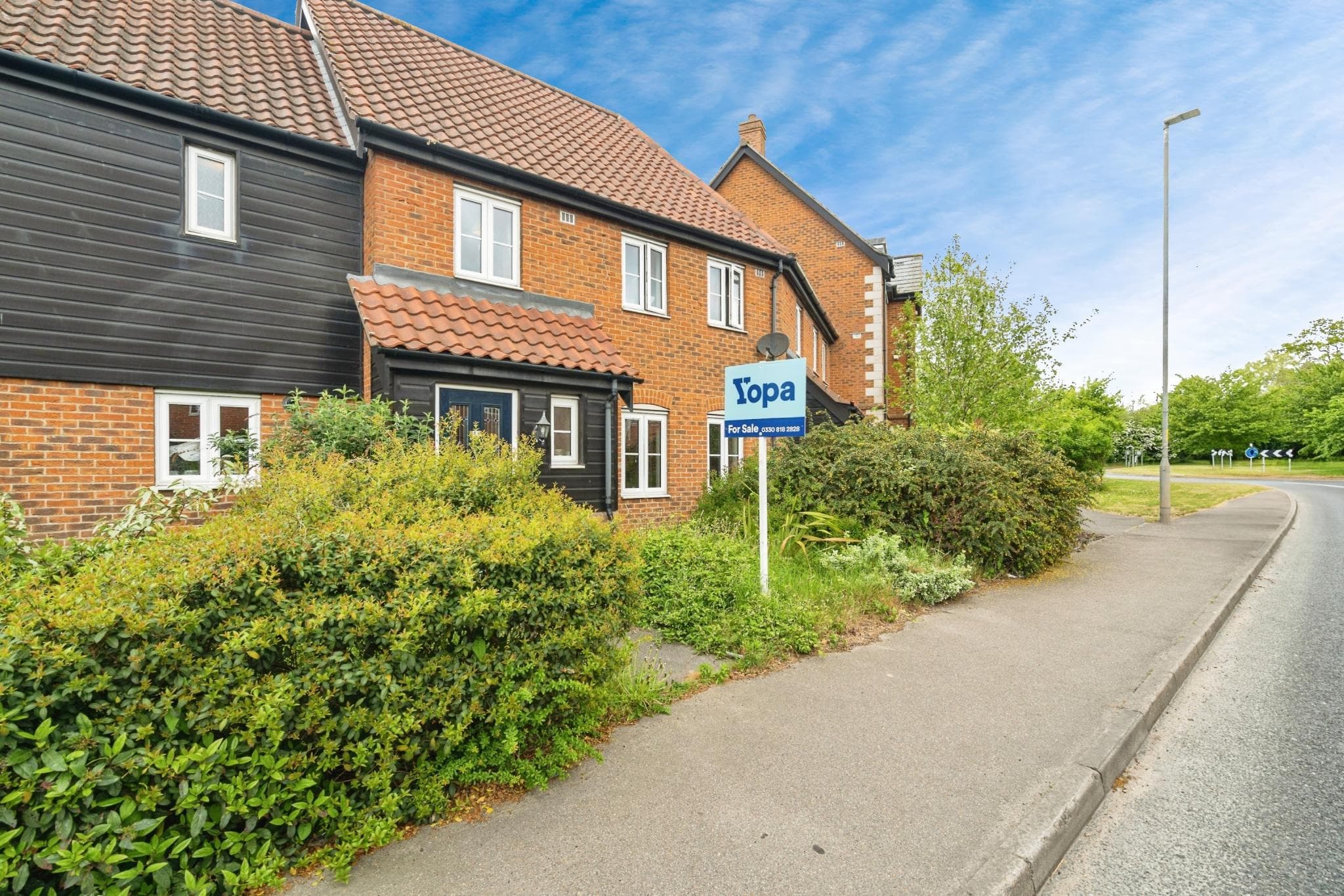 3 bedroom Semi-detached house, Warner Way‚ Norwich‚ NR13 — photo 2