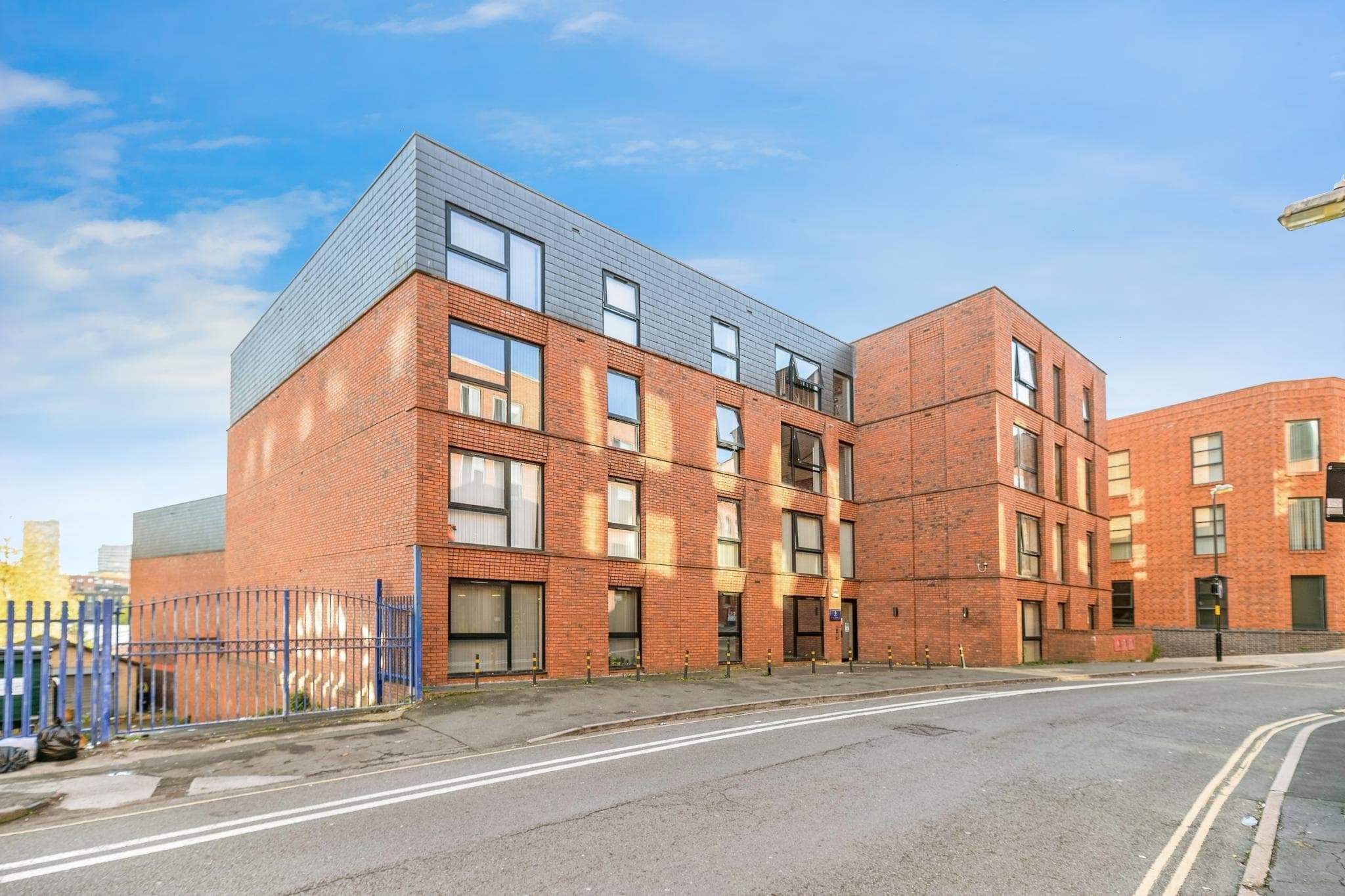 Studio, Aldershaw Road‚ Birmingham‚ B26 — photo 5
