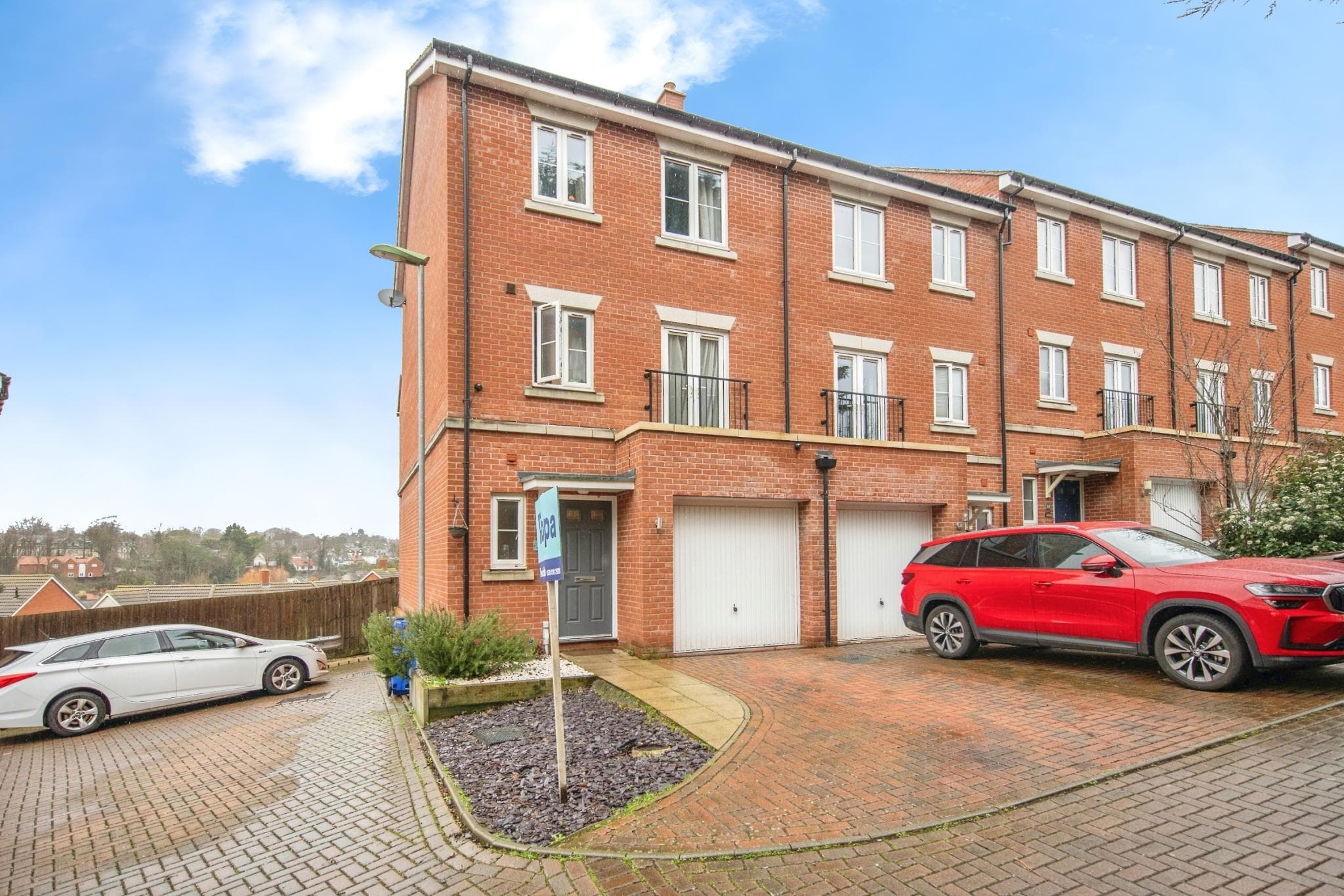 4 bedroom Semi-detached house, Felixstowe Road‚ Ipswich‚ IP3 — photo 2