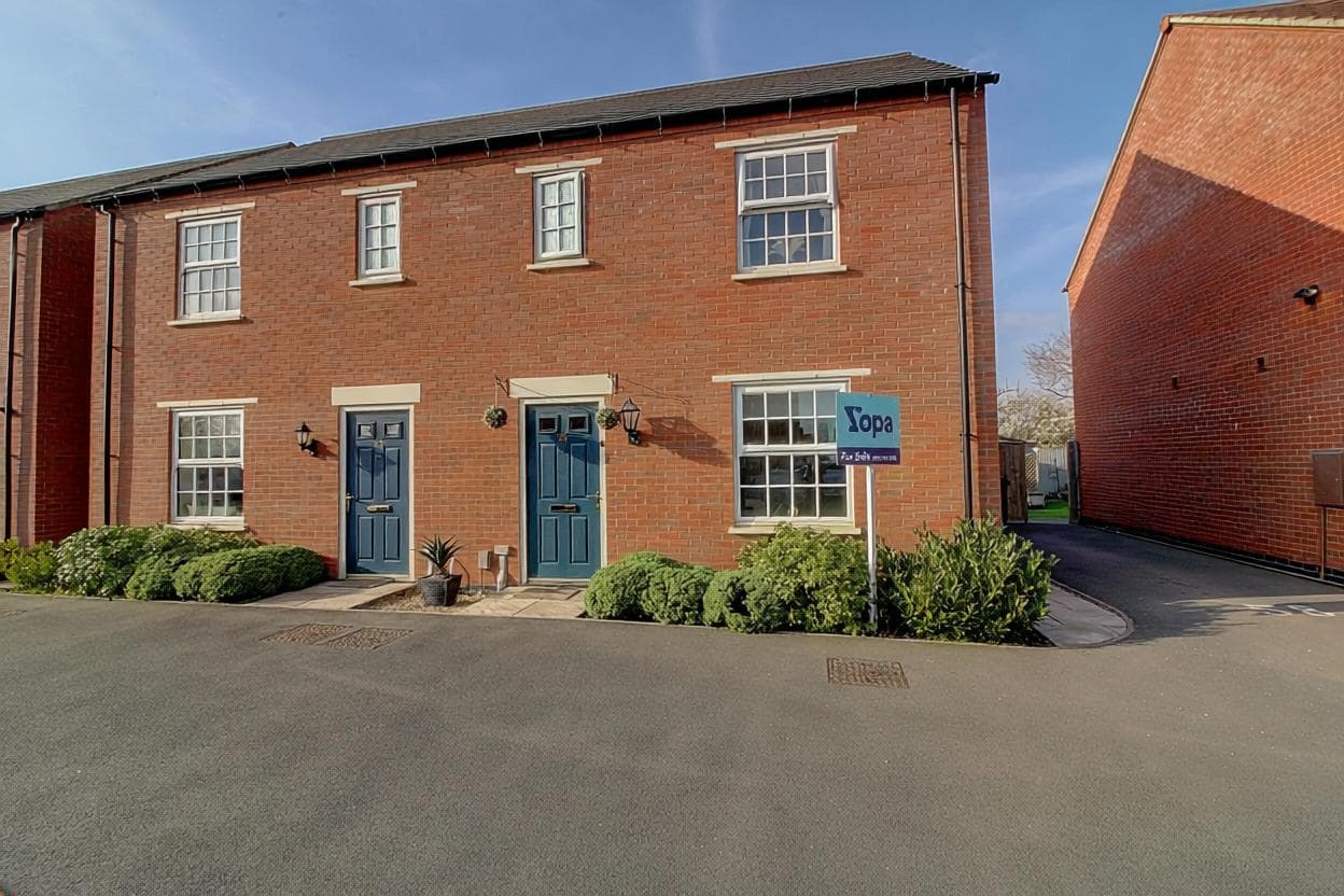 3 bedroom Detached house, Marston Lane‚ Bedworth‚ CV12 — photo 1