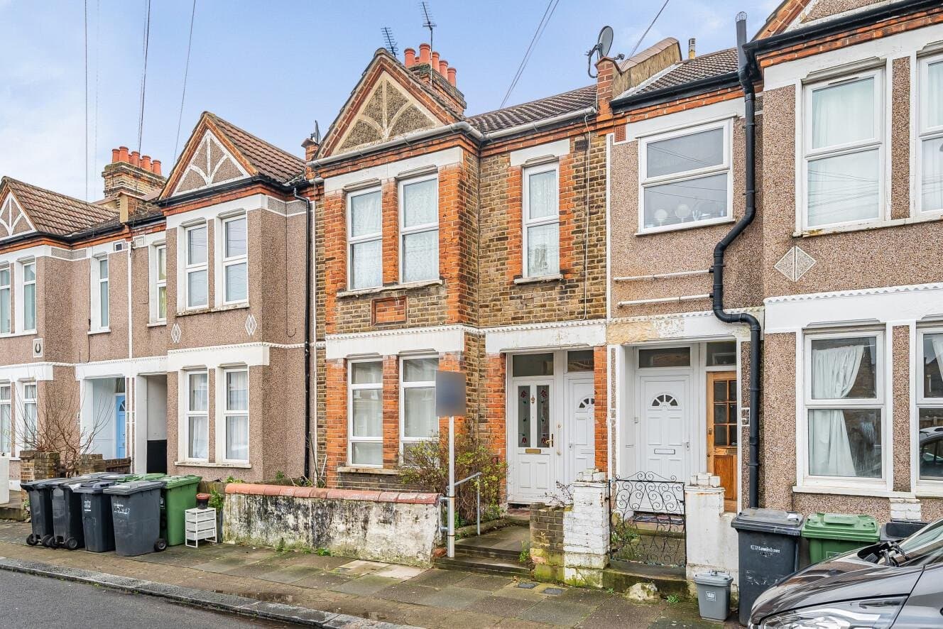 2 bedroom maisonette to rent in Roxley Road, London, United kingdom, SE13 — photo 4