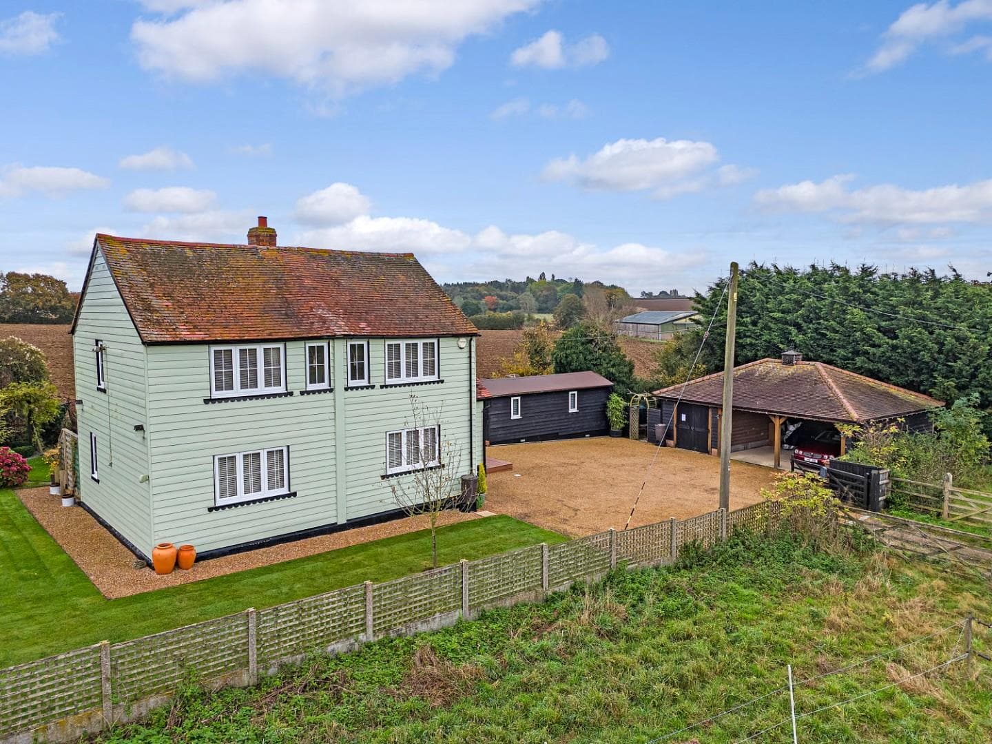 4 Bedroom House - Detached — photo 1