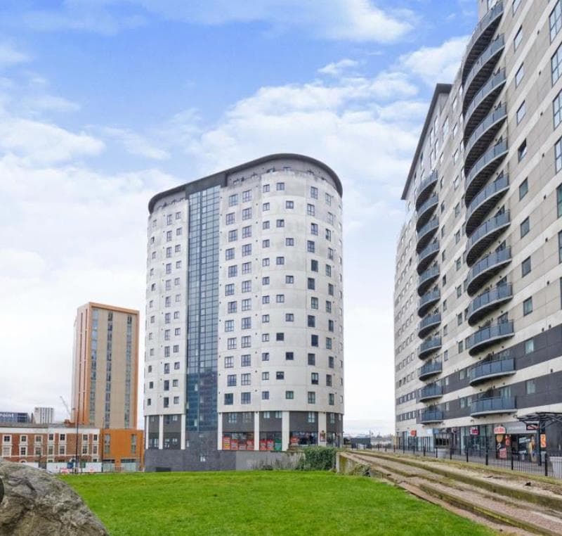 1 Bed Flat, Masshouse Plaza, B5 — photo 2