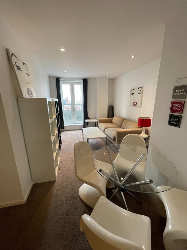 1 Bed Penthouse, Masshouse Plaza, B5 — photo 2