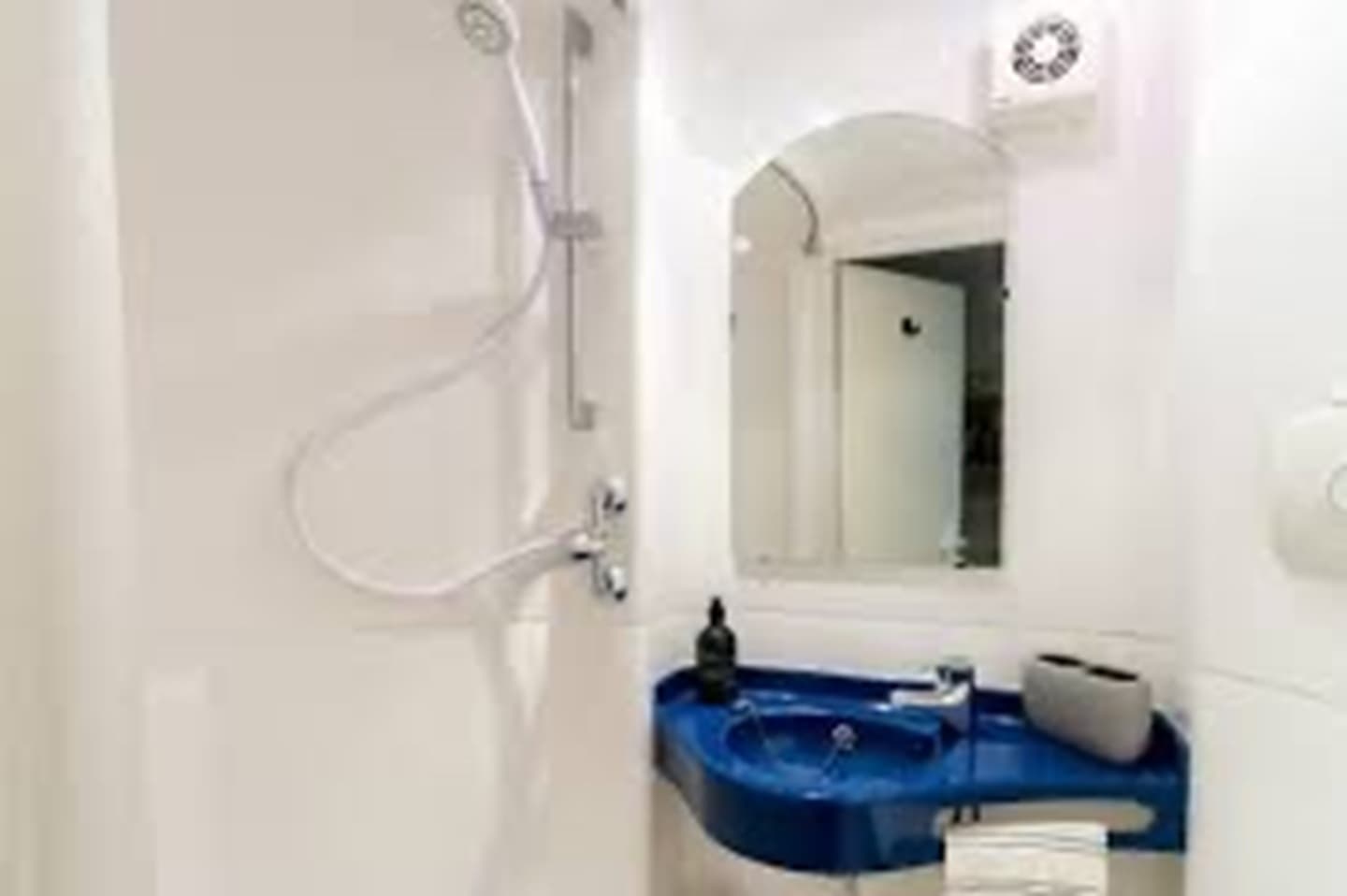 Room in a Shared Flat, Mansion Canalside A, B19 — photo 3