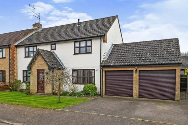 Oxborough Drive, South Wootton, King'..., King's Lynn — photo 1