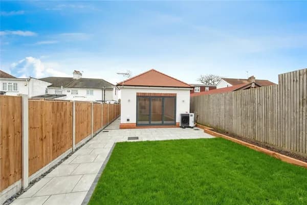 Kenilworth Road, Ashford, Surrey, TW15, Surrey — photo 1