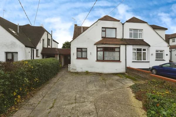 Eastwood Road, Rayleigh, Essex, SS6, Essex — photo 1