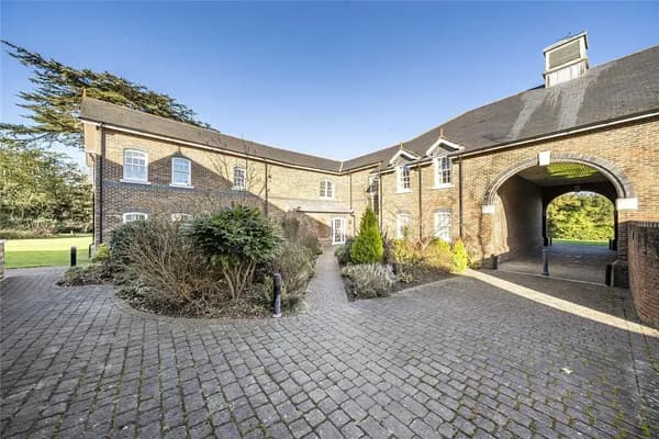 Holwood Estate, Westerham Road, Kesto..., Keston — photo 1