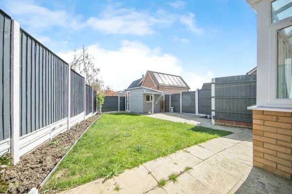 Sarah Rand Road, Hadleigh, Ipswich, S..., Ipswich — photo 3