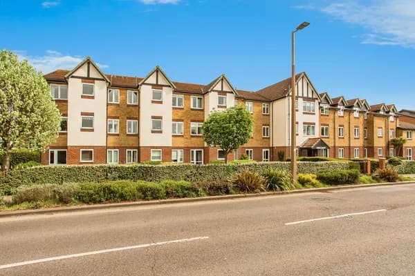 Station Road, Thorpe Bay, Essex, SS1, Essex — photo 1