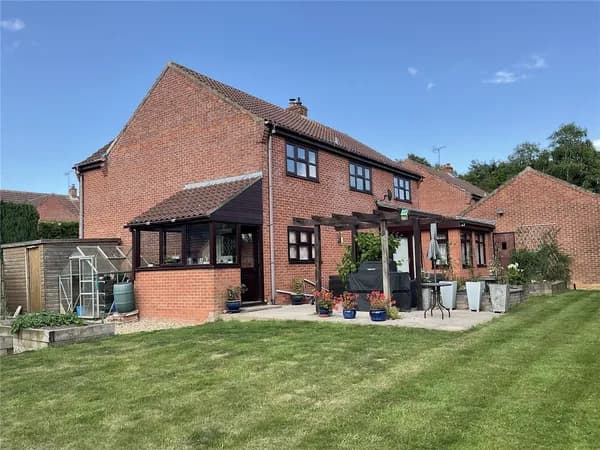 Norwich Road, Roughton, Norwich, Norf..., Norwich — photo 1