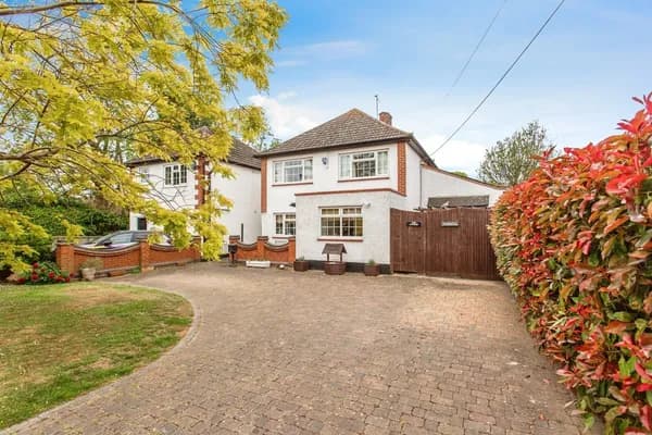 Little Wakering Road, Barling Magna, ..., Southend-On-Sea — photo 1