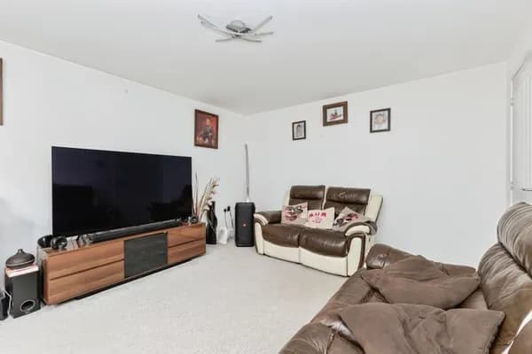 Robin Grove, WYMONDHAM, Norfolk, NR18, Norfolk — photo 4