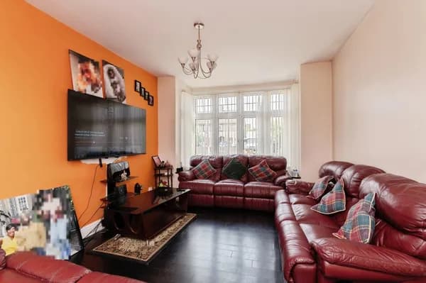 Brentwood Road, Grays, Essex, RM16, Essex — photo 3