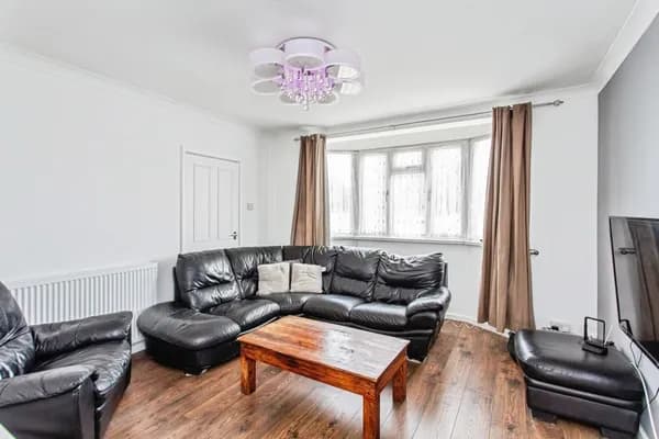 Chaingate Avenue, Southend-on-Sea, Es..., Essex — photo 3