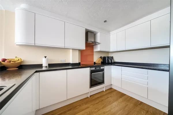 Nightingale Close, Westerham, Kent, TN16, Kent — photo 2