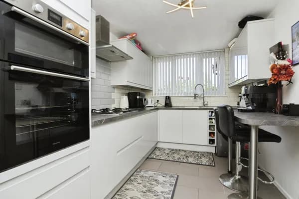 Peterborough Way, Basildon, Essex, SS14, Essex — photo 3
