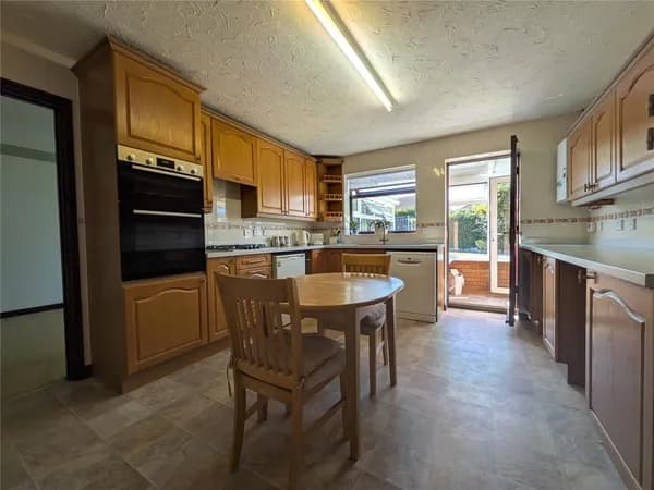 Wellington Close, Mundesley, Norwich,..., Norwich — photo 3