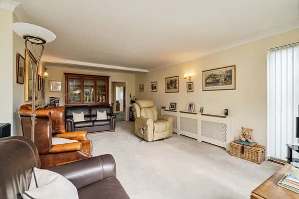 Charles Close, Wroxham, Norwich, Norf..., Norwich — photo 3