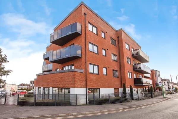Elmtree Lodge, 66 Cranleigh Drive, Le..., Leigh-On-Sea — photo 1