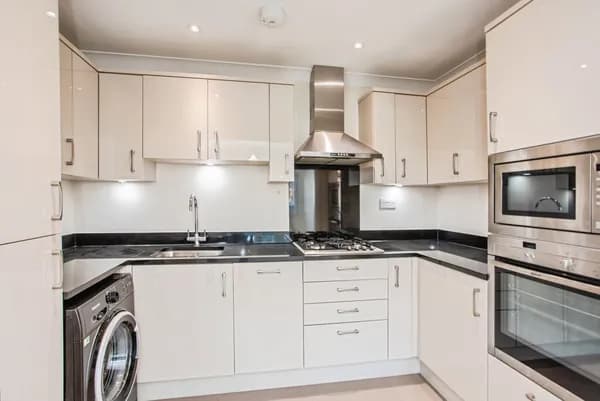 Elmtree Lodge, 66 Cranleigh Drive, Le..., Leigh-On-Sea — photo 3