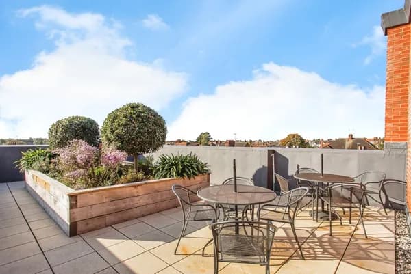 Elmtree Lodge, 66 Cranleigh Drive, Le..., Leigh-On-Sea — photo 5