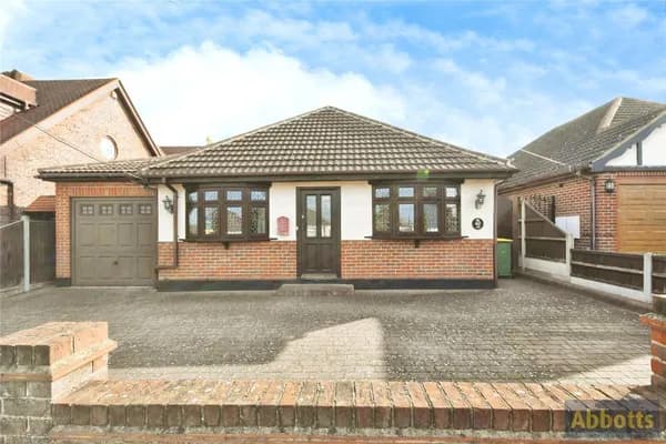 Clarence Road, Rayleigh, Essex, SS6, Essex — photo 1