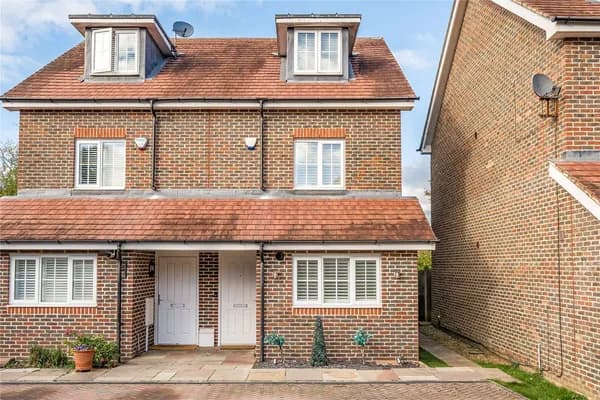 Cheyne Park Drive, West Wickham, BR4, West Wickham — photo 1