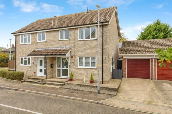 Queens Court, Attleborough, Norfolk, ..., Norfolk — photo 1