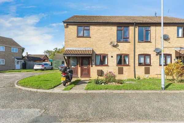 Lime Tree Close, Wymondham, Norfolk, ..., Norfolk — photo 1