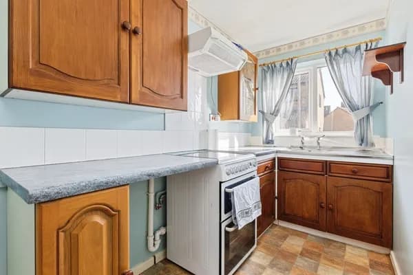 Lime Tree Close, Wymondham, Norfolk, ..., Norfolk — photo 3