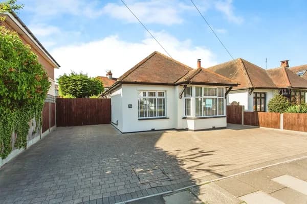 Acacia Drive, Thorpe Bay, Essex, SS1, Essex — photo 1