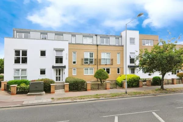 Rayleigh Road, Leigh-on-Sea, Essex, SS9, Essex — photo 1