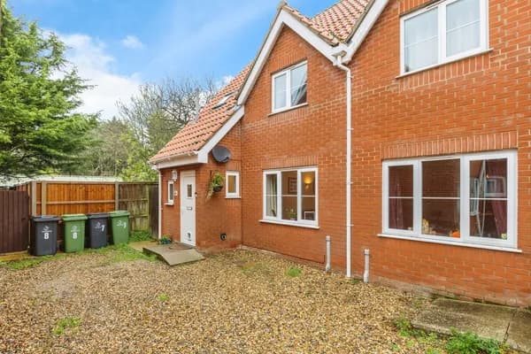 Forge Close, Old Buckenham, Attleboro..., Attleborough — photo 1