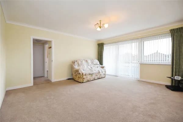 Dungannon Chase, Thorpe Bay, Essex, SS1, Essex — photo 2