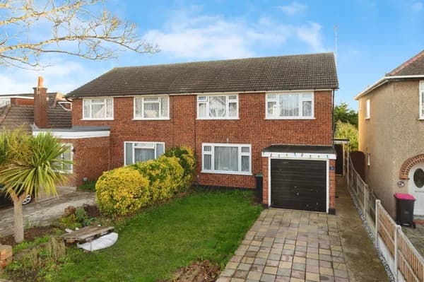 Pentland Avenue, Shoeburyness, Southe..., Southend-on-Sea — photo 1