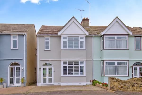 Southchurch Avenue, Shoeburyness, Sou..., Southend-on-Sea — photo 1