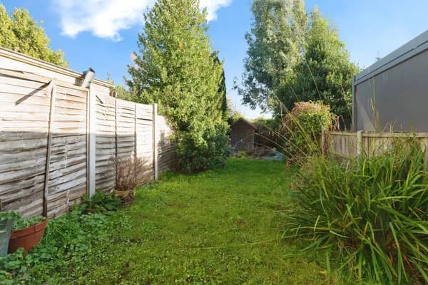 Trinity Road, Rayleigh, Essex, SS6, Essex — photo 2